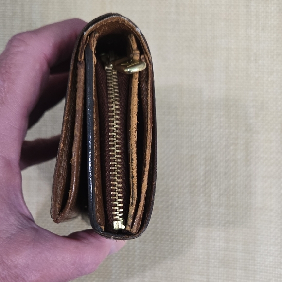 Louis Vuitton Brown Monogram Wallet - Picture 4 of 13